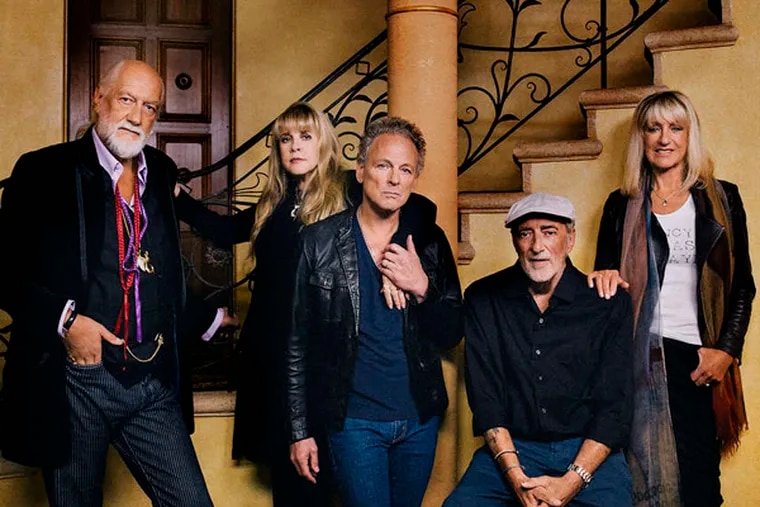 who is the woman keyboard player for fleetwood mac